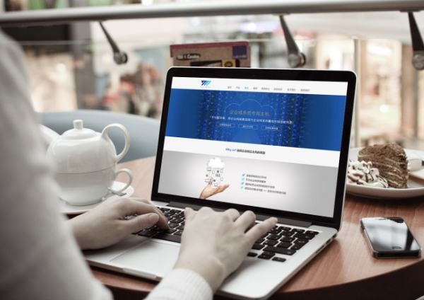 现在新媒体很火爆，尤其是短视频类。想知道怎么操作？